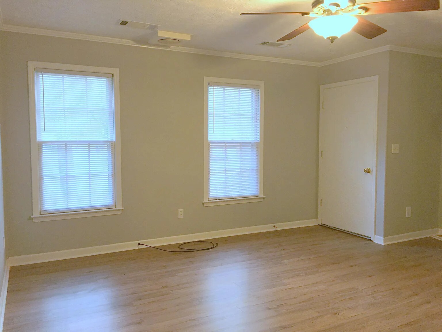 Building Photo - 4821 Valley Dale Dr SW