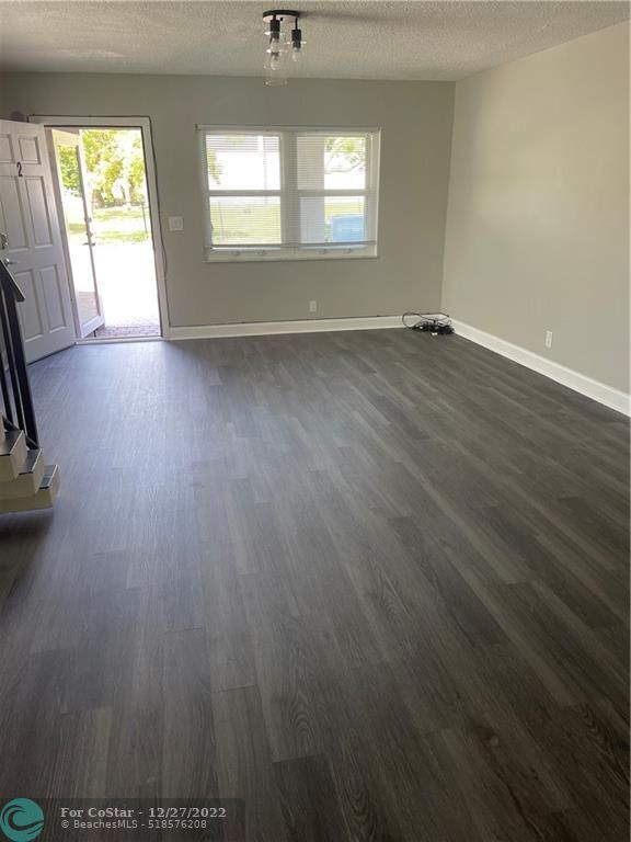 Building Photo - 2270 SW 46th Ct