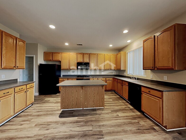 Building Photo - 2774 Jordan Ln