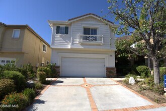 Building Photo - 3035 Hollycrest Ave