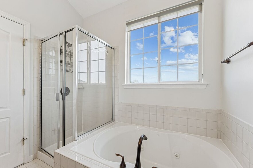 Building Photo - 4229 Talmadge Cir