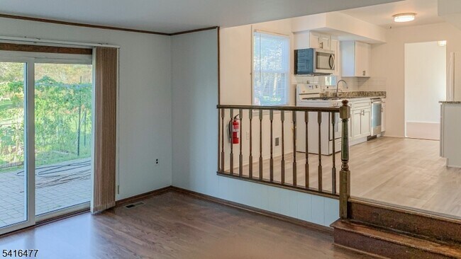 Building Photo - 247 Fairfield Ln