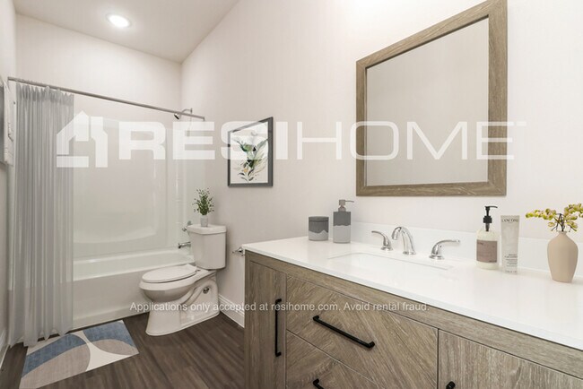 Building Photo - 3200 Chippewa Trail