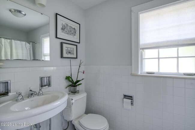 Building Photo - 12 Westwind Rd