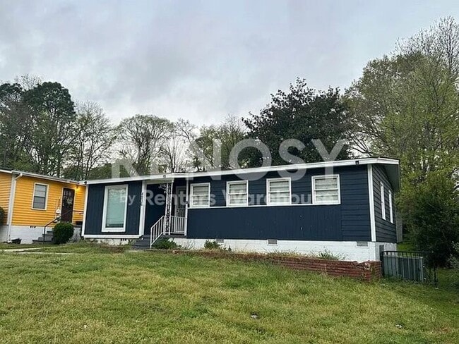 Building Photo - three-bedroom, two-bathroom Section 8 accepted home in the Inglenook-Tarrant