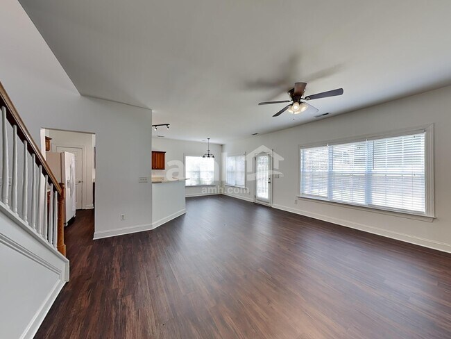 Building Photo - 2016 Sentinel Dr