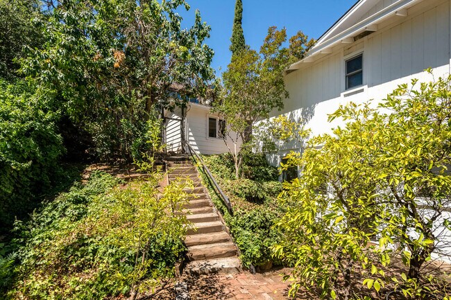Building Photo - 920 Stagi Ct