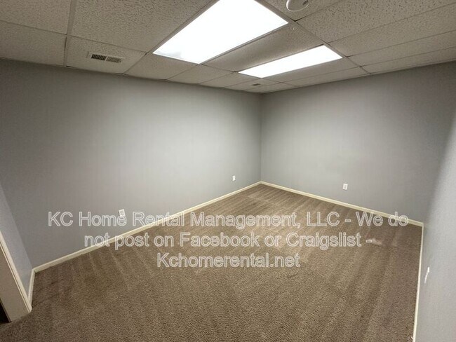 Building Photo - 10850 W 207th St