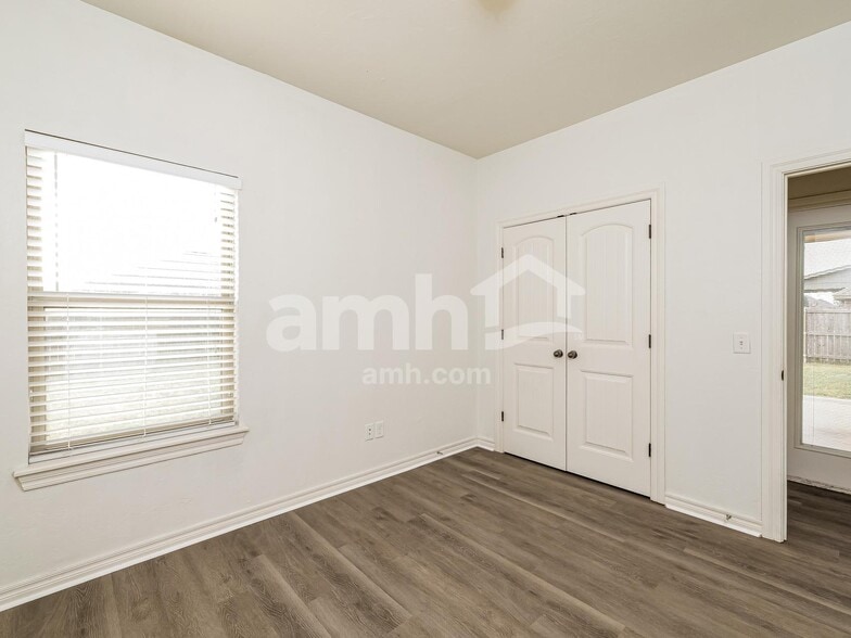 Building Photo - 4800 Limestone Dr