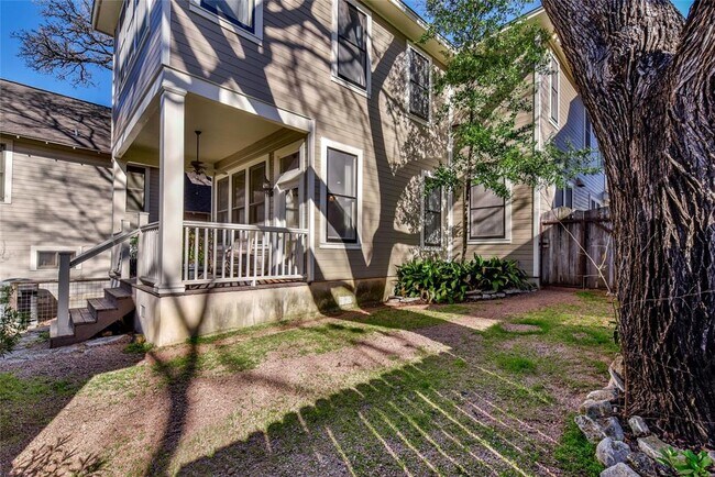 Building Photo - 1309 W 10th St