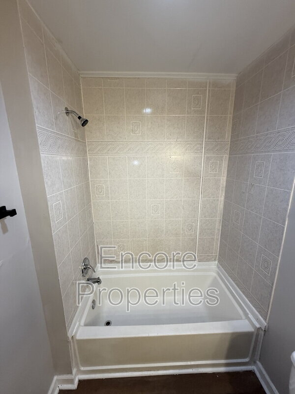 Building Photo - 2003 Burnett Ave