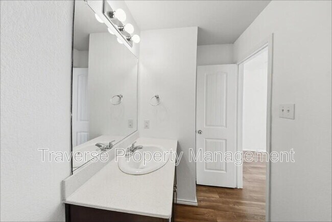 Building Photo - 14421 Artisan Dr