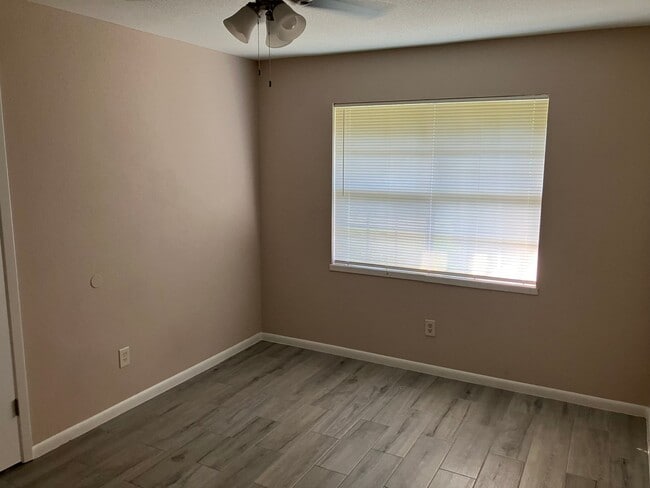 Building Photo - 1315 Peach Spring Dr