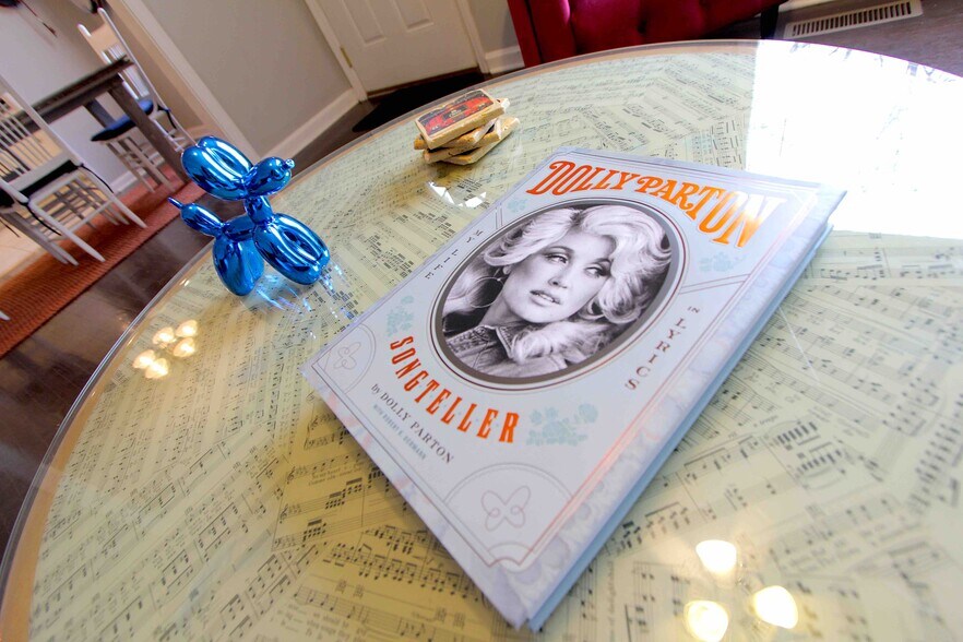 Building Photo - 2502 Woodyhill Dr