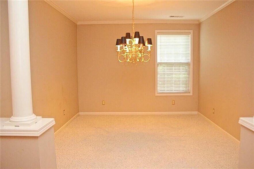 Building Photo - 2680 Hampton Park Dr