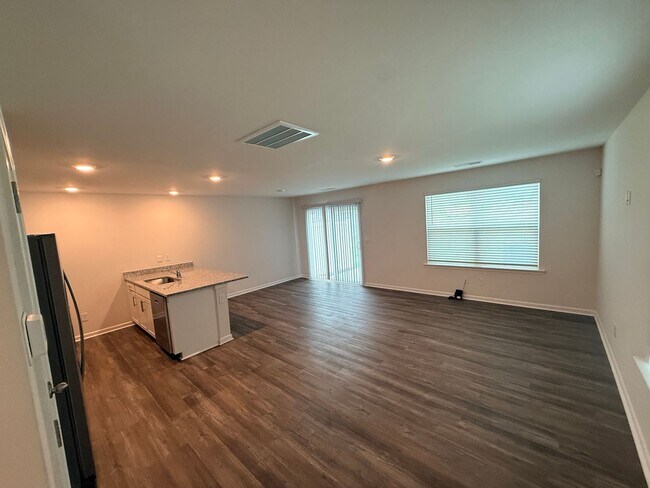 Building Photo - 5167 Hyrule Dr