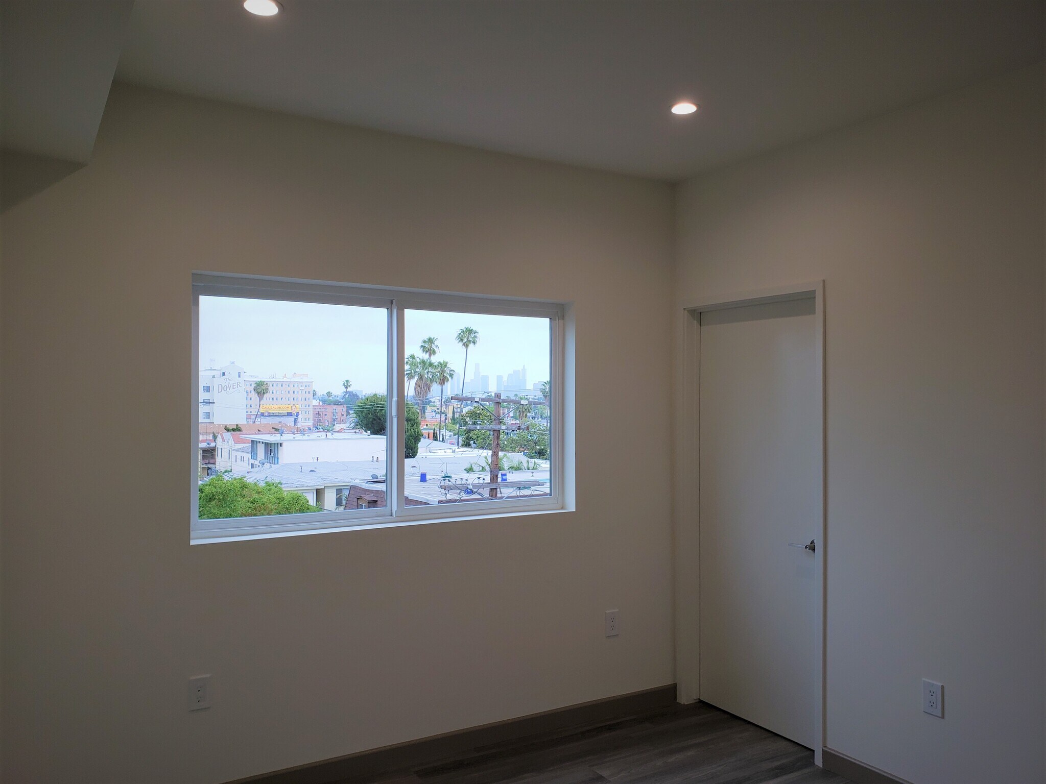 Building Photo - 318 N Wilton Pl