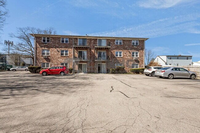 Building Photo - 1 Talbot St