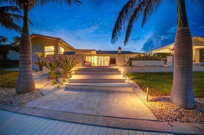 Building Photo - 807 Snug Island