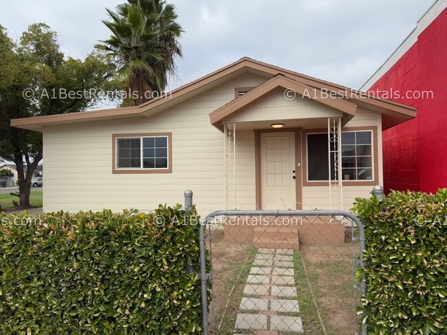 Primary Photo - 3205 Sierra St