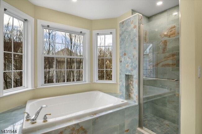 Building Photo - 145 Arrowgate Dr