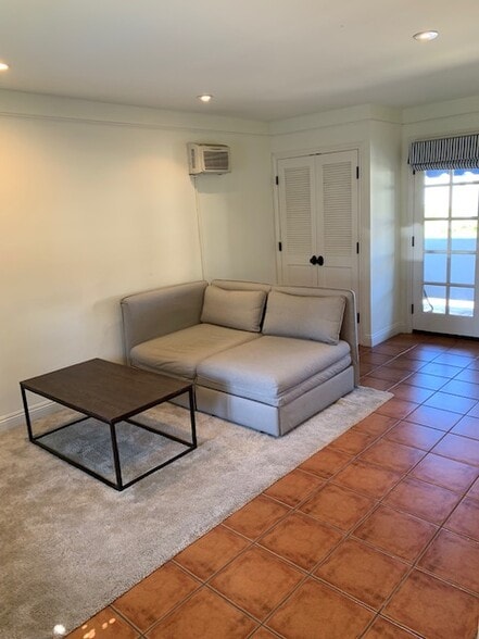 Living space - 344 S La Peer Dr