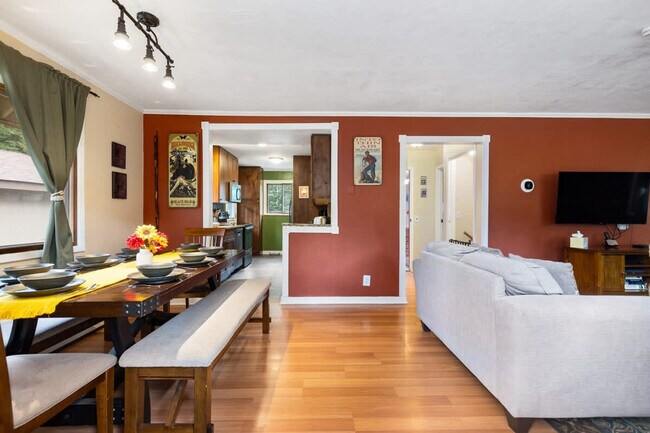 Building Photo - 513 Co Rd 672