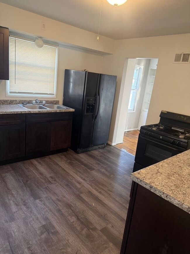 Building Photo - Single family 3 bedroom home Thurston Woods Area. On the bus line