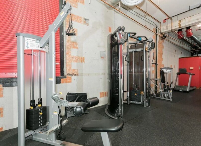 Building Photo - 3105 San Jacinto St