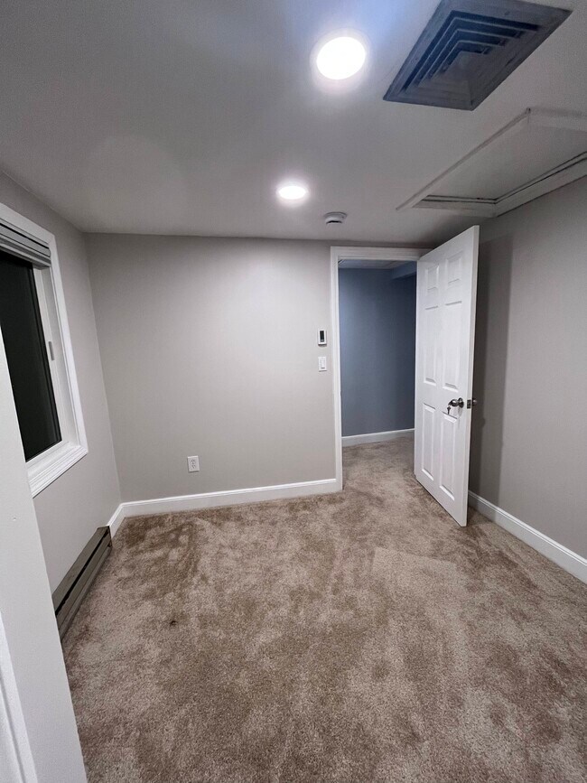 Building Photo - 48 Aberdeen Rd