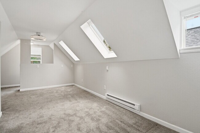 Building Photo - $2,995.95- 3 Bed, 2 Bath Home in Highlands Ranch with In Unit Laundry!