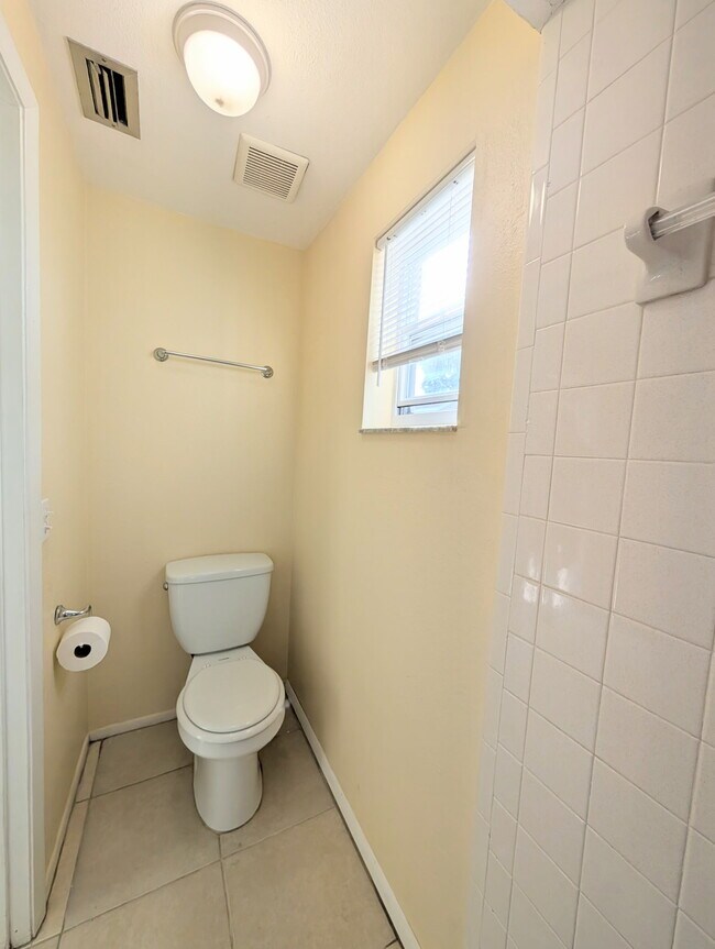 Building Photo - 1118 15th St W