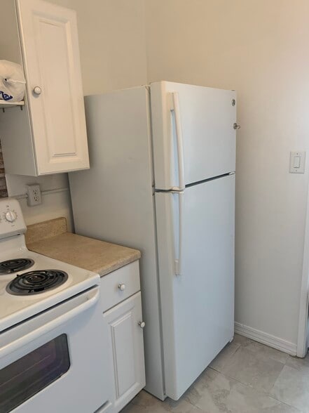 Building Photo - 1623 Thelma Ln