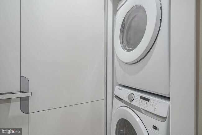 Building Photo - 4432 Wingate St