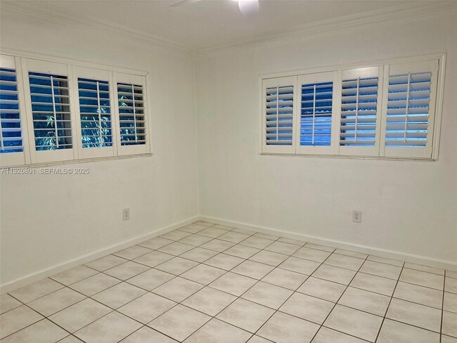 Building Photo - 2842 Coconut Ave