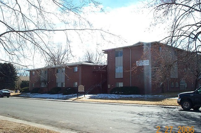 Academy Park Apartments - Emigh1001 (KC-AM)
