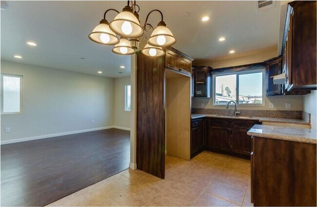 Building Photo - 88(1627)