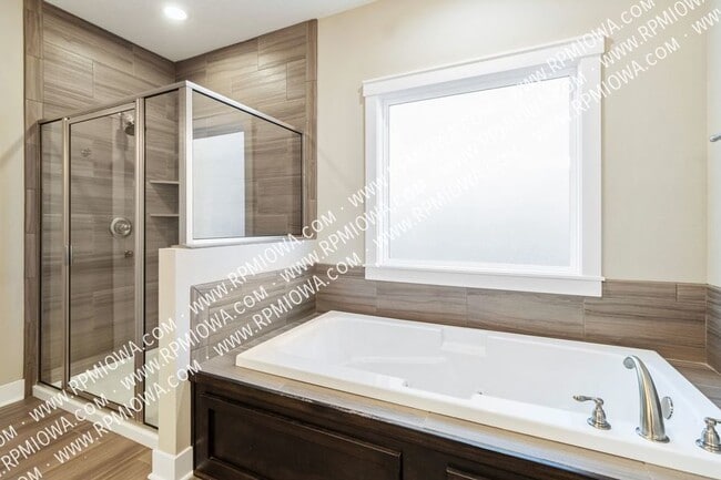 Building Photo - 499 S Bluestone Way