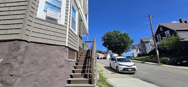 Building Photo - 6 Beede Ave