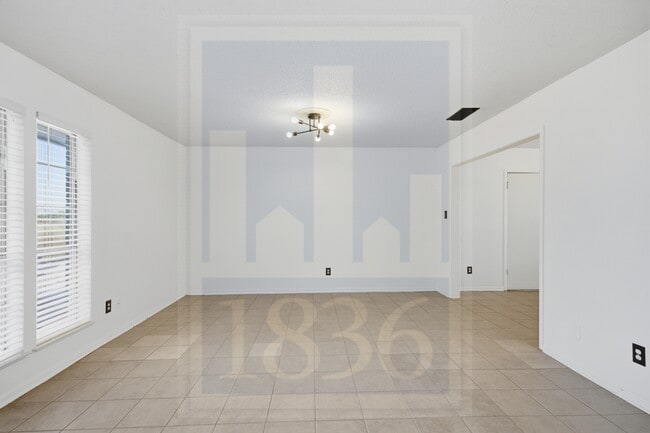 Building Photo - 609 Carlos G Parker Blvd NW