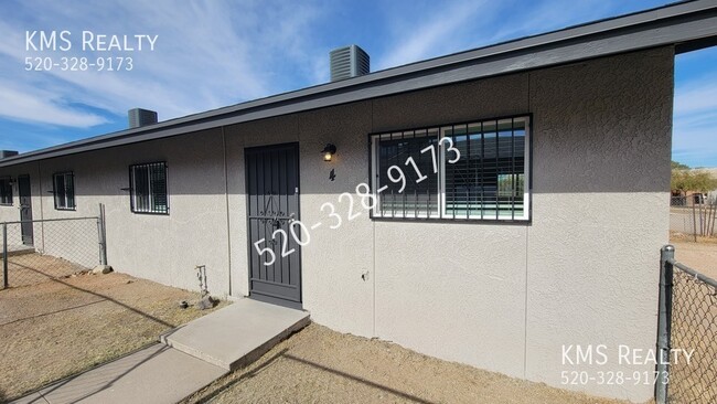 Primary Photo - 2 Bed / 1 Bath - OWNER/AGENT