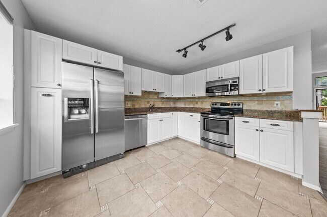 Building Photo - 3959 Aeries Way
