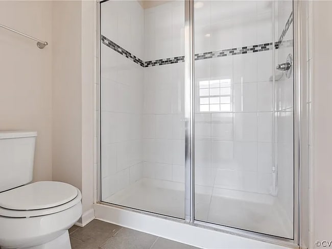 Building Photo - 8127 Creekside Village Dr