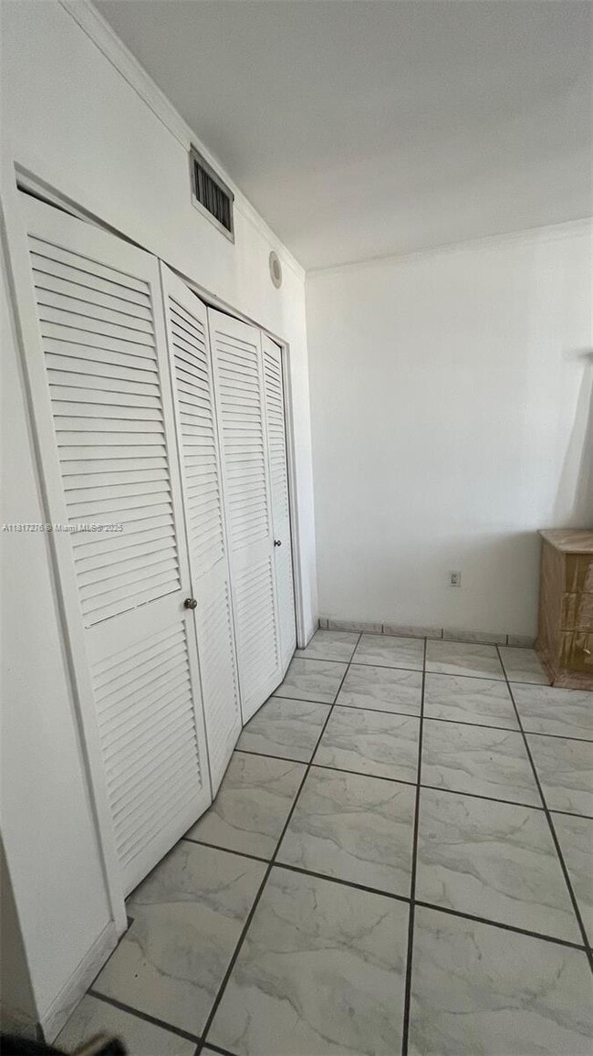 Building Photo - 5825 Collins Ave