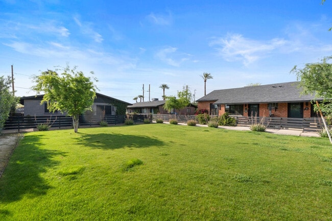 Building Photo - 4407 N 13th Pl