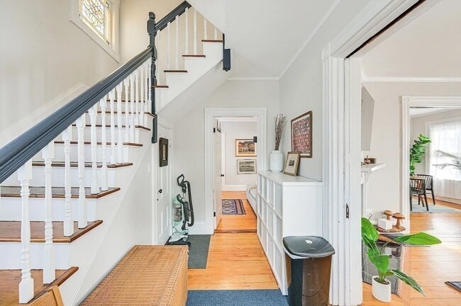 Building Photo - 44 Cottage St