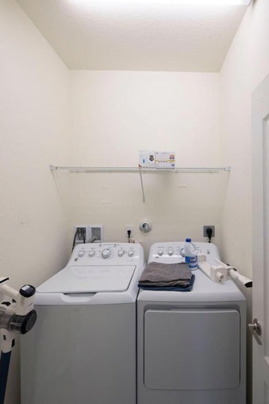 Building Photo - 7847 NW Greenbank Cir