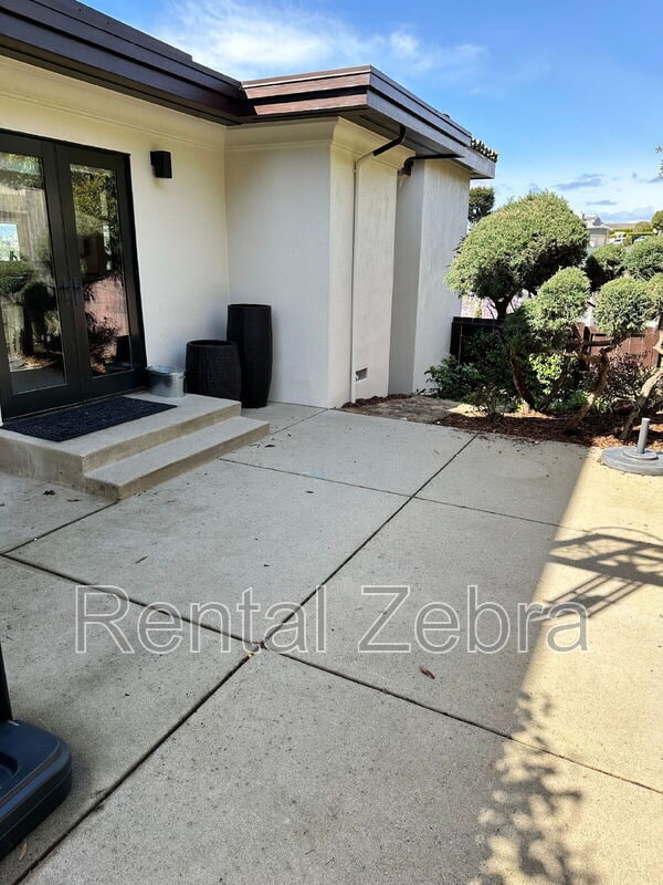 Building Photo - 561 Silverado Dr