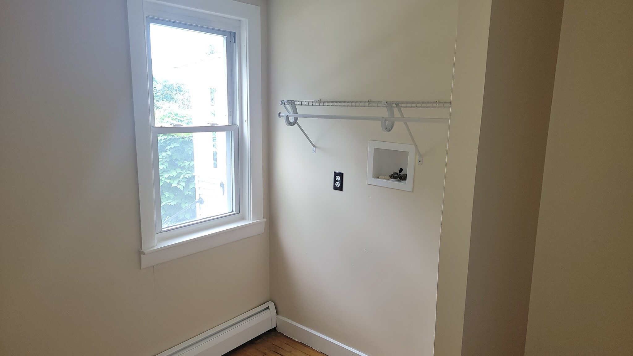 Laundry room - 84 Emerald Rd