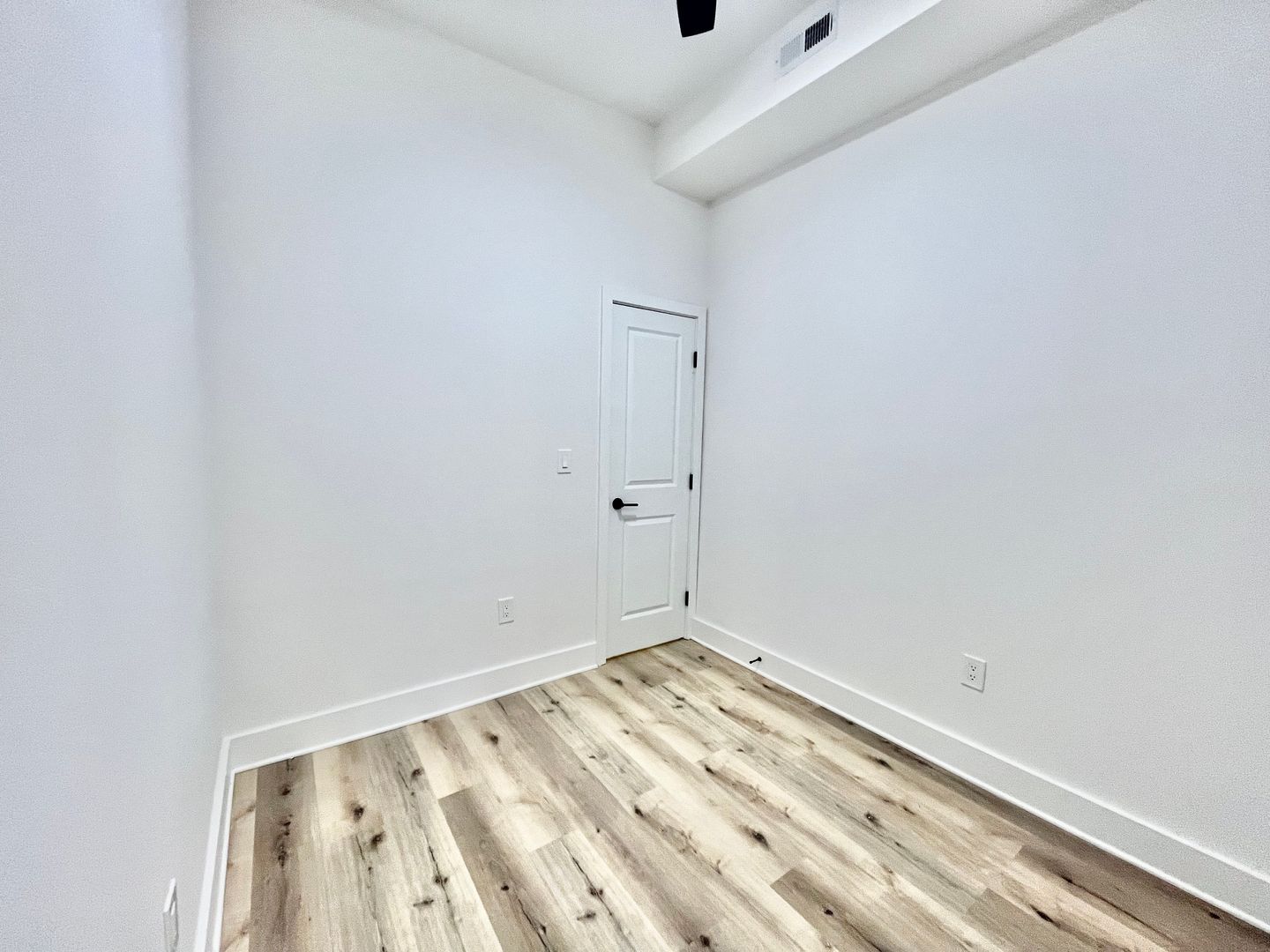 Building Photo - 1802 11th St NW